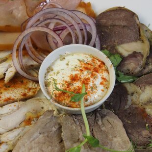 Мясная нарезка по домашнему Мясная нарезка по домашнему